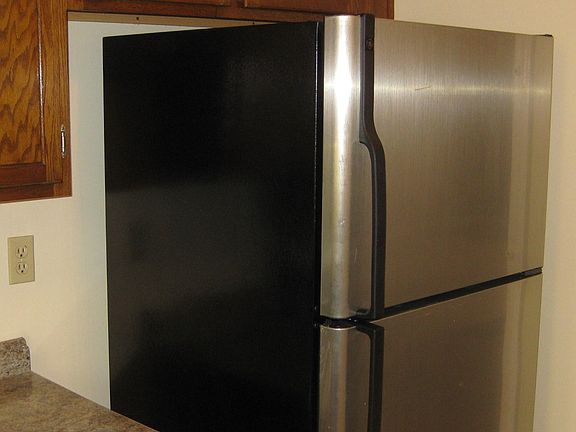 frdige has an ice maker