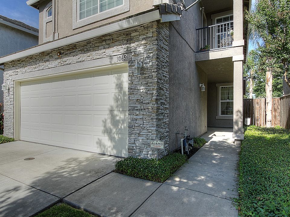 1st image of 3065 English Oak Cir