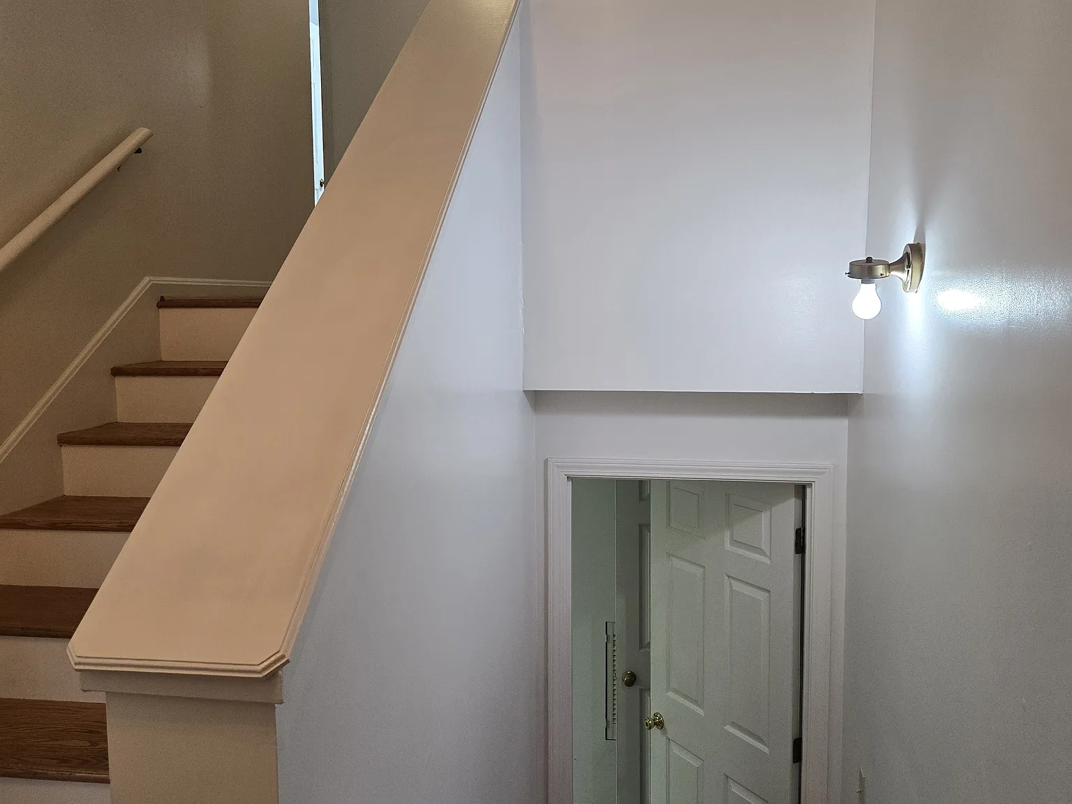 3 bed, 1881 sqft, $2,100 — Photo 2