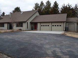 3504 W Cedar Hills Dr, Kearney, NE 68845