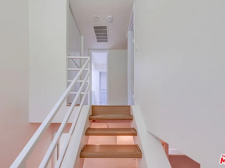 1077 W Kensington Rd #3 — Photo 35