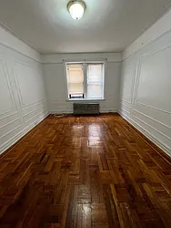 2610 Glenwood Road, #3C