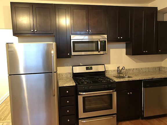2nd image of 3316-20 W Lawrence Ave #3