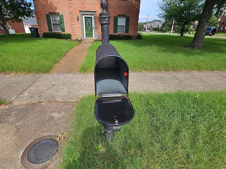 N Ericson Rd — Photo 1