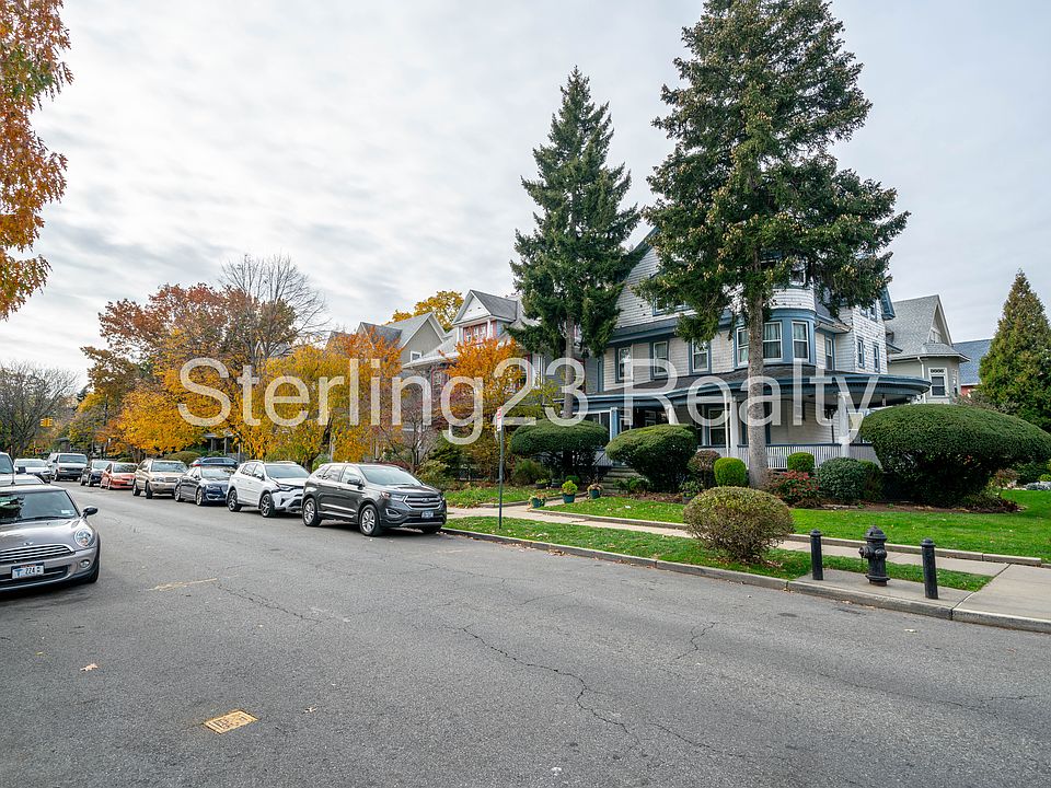 2nd image of 45 Hinckley Pl #2P