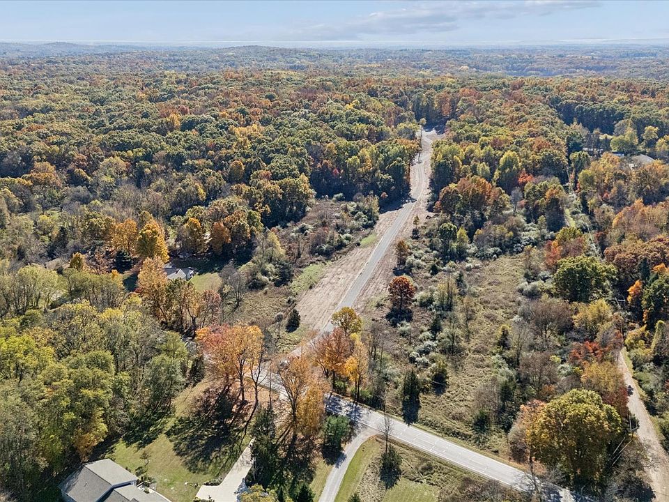 2nd image of 2 E Coon Lake Rd