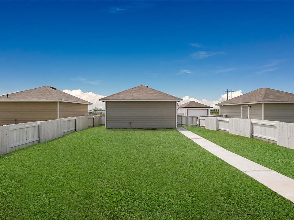 2nd image of 320 Hortus Dr