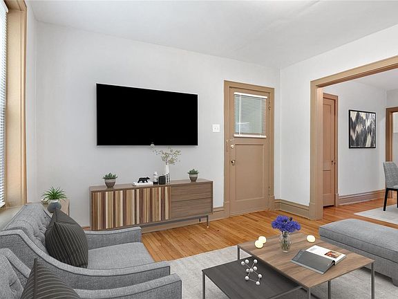 4th image of 4967 Lindenwood Ave