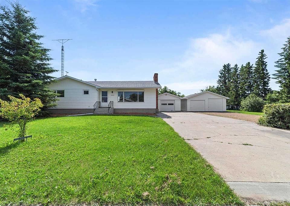 1st image of 5209 W 51st St