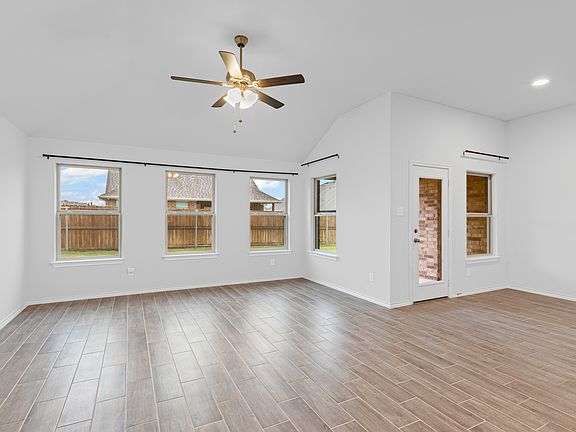 5th image of 4807 Avion Dr