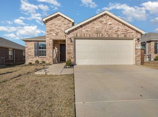 1125 Waggoner Dr, Aubrey, TX 76227
