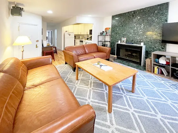 261 West 19th Street image 1 of 7