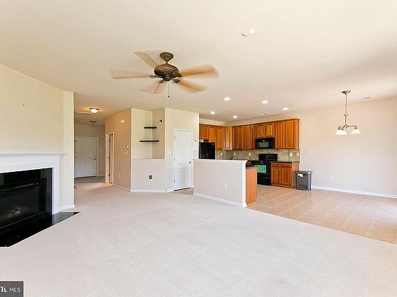 4th image of 105 Dornach Ct