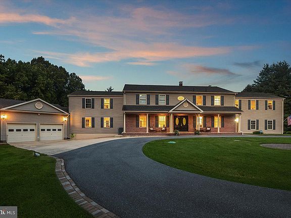 4th image of 3897 Greenmeadow Ln