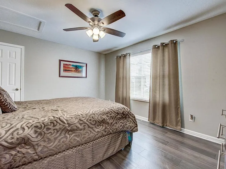8200 Gallaher Station Dr — Photo 22