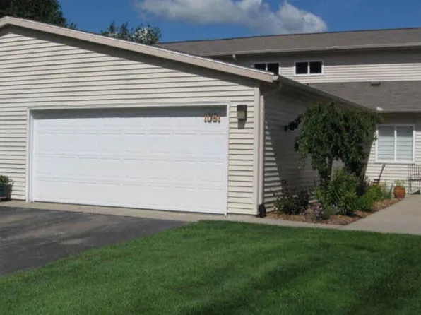 1081 Wedgewood Dr, Plainwell, MI 49080