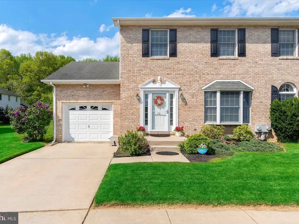 28 Dynasty Dr, Bear, DE 19701