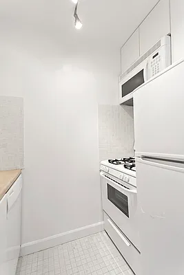 Rented by Compass | media 8