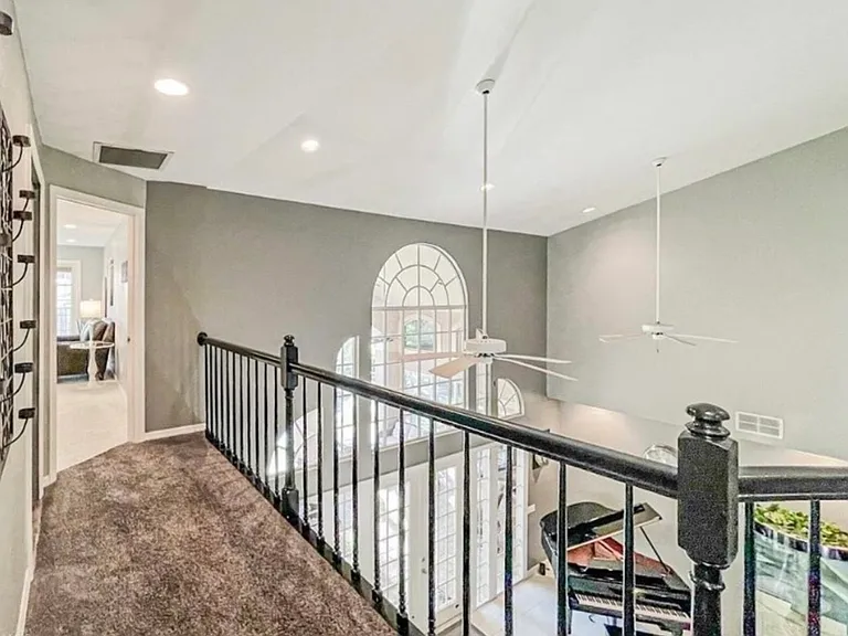 212 Silverado Dr — Photo 23