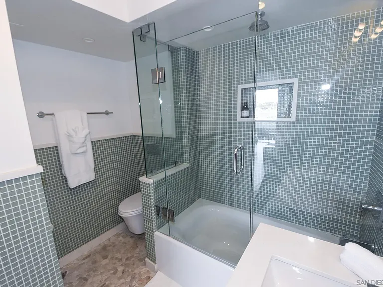 1710 Avenida Del Mundo #108 — Photo 12