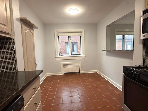 5th image of 530 Broad Ave APT 16
