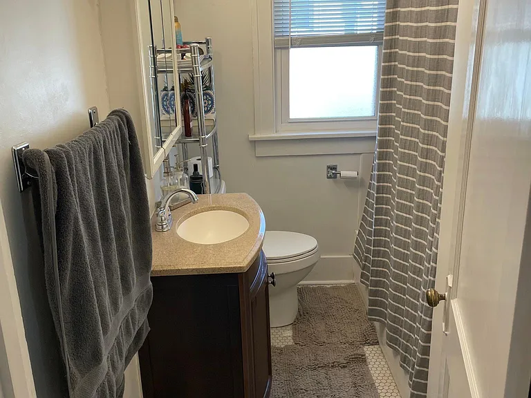 4618 Kingman Blvd — Photo 12