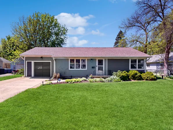1015 S 5th St, St Charles, IL 60174
