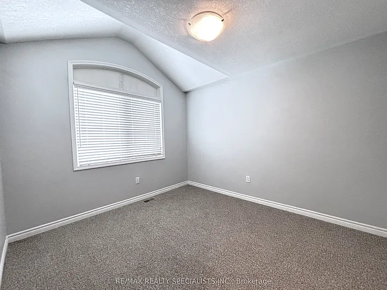 227 Spring Creek Dr — Photo 8