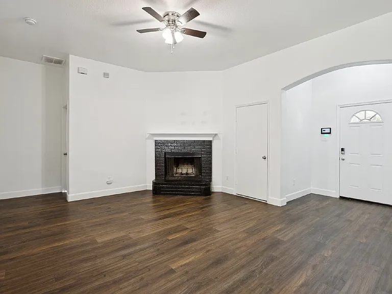 1446 Sax Leigh Dr — Photo 3