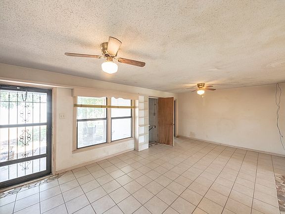 4th image of 1008 W 23rd St