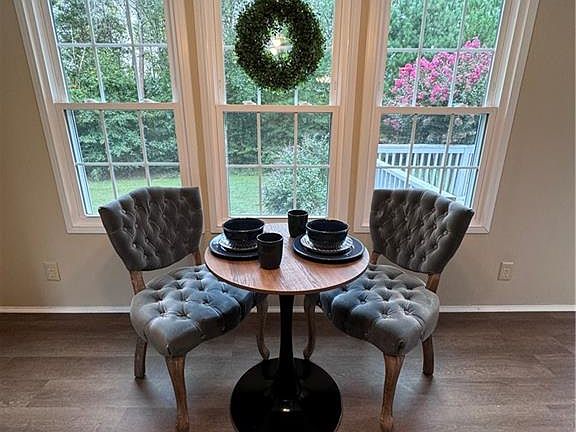 4th image of 5052 Friendship Circle Rd