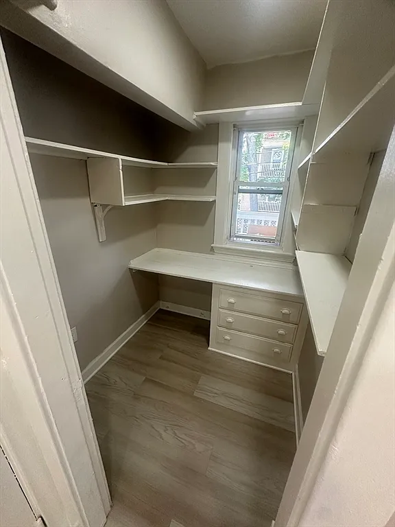 3 bed, 1.0 bath, 1200 sqft, $3,300 — Photo 3