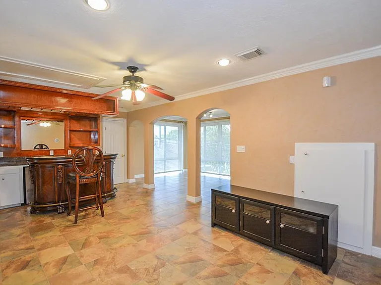 2326 Walnut Bend Ln — Photo 20
