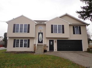253 N Main St, Manchester, PA 17345