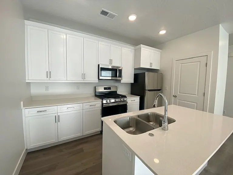 5801 S Garnet Dr #1204 — Photo 7