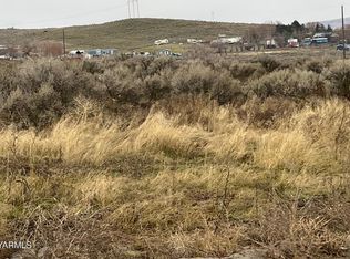 Nka Cabin Ln, Selah, WA