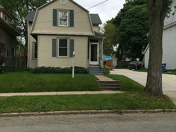 3rd image of 440 Norwood Ave SE