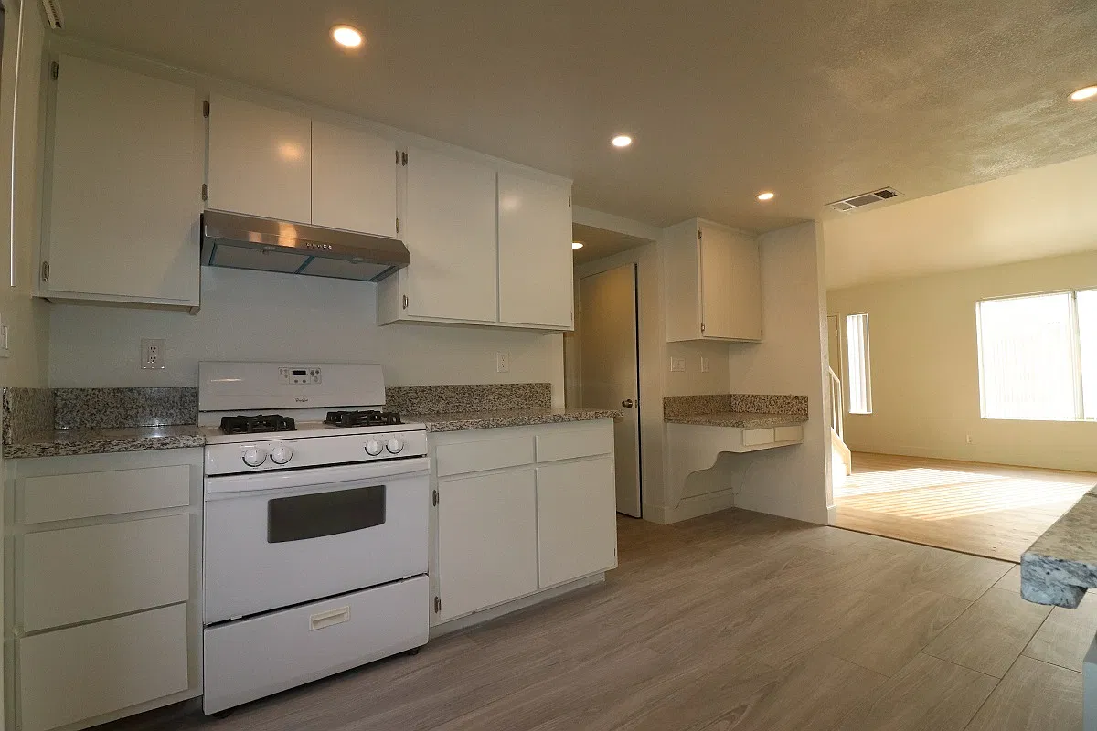 3 bed, 2.5 bath, 1350 sqft, $2,350 — Photo 1