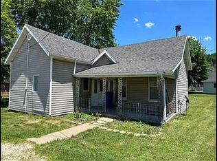 410 S Locust St, Chamois, MO 65024