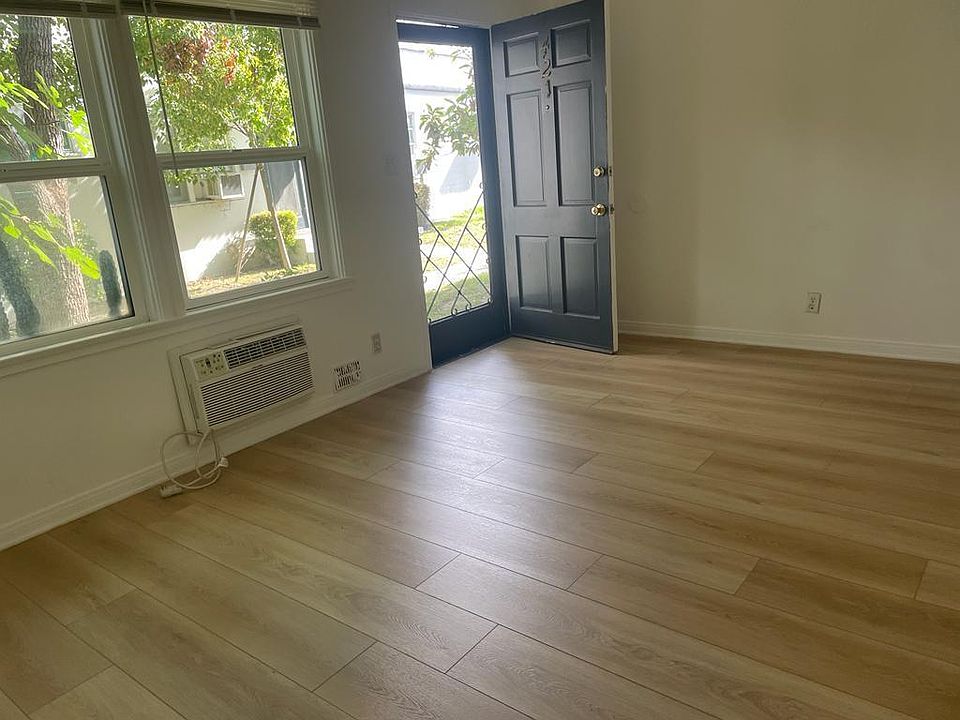 1st image of 415 W Alameda Ave #421