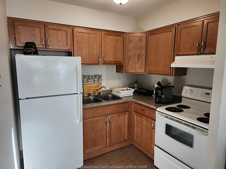 150 Park St W #2515 — Photo 4