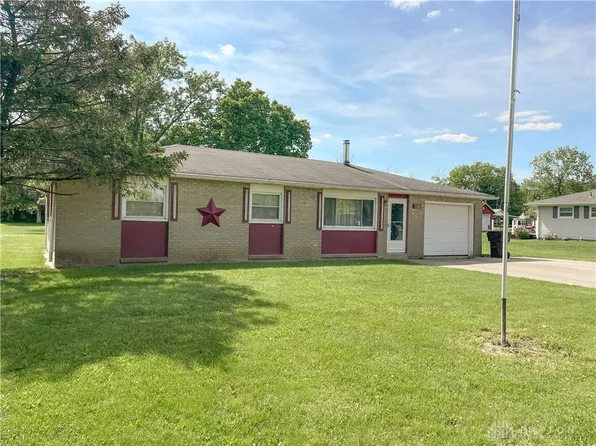145 Woodside Dr, West Alexandria, OH 45381