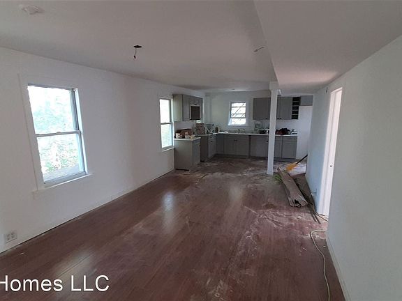 3rd image of 309 S Aurora St #10523068