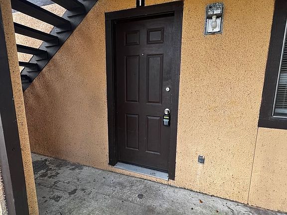 2nd image of 5216 Westchase Ct Unit 1