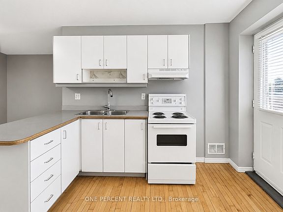 3rd image of 548 Concession St W
