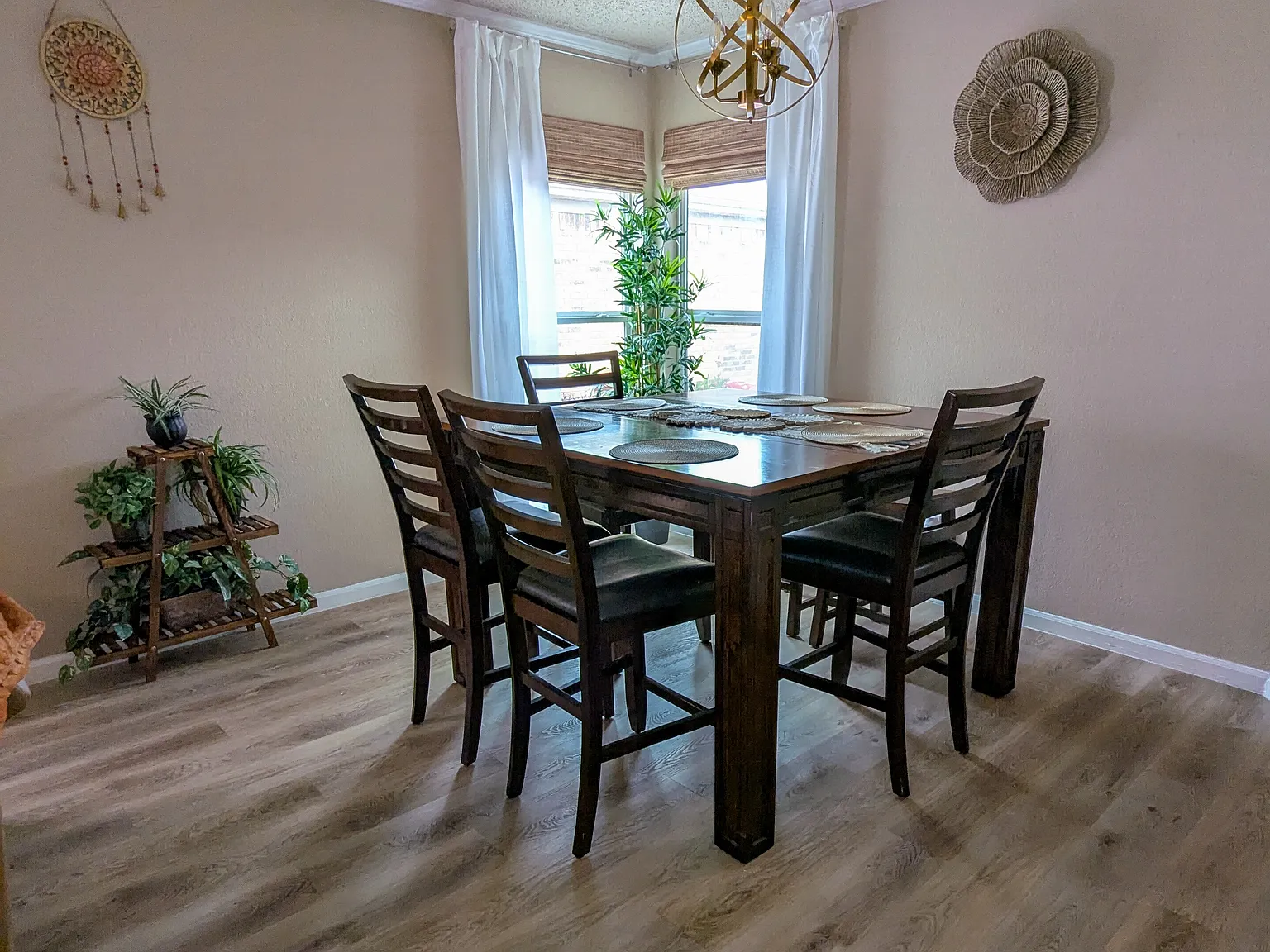 1 bed, 1558 sqft, $1,300 — Photo 4