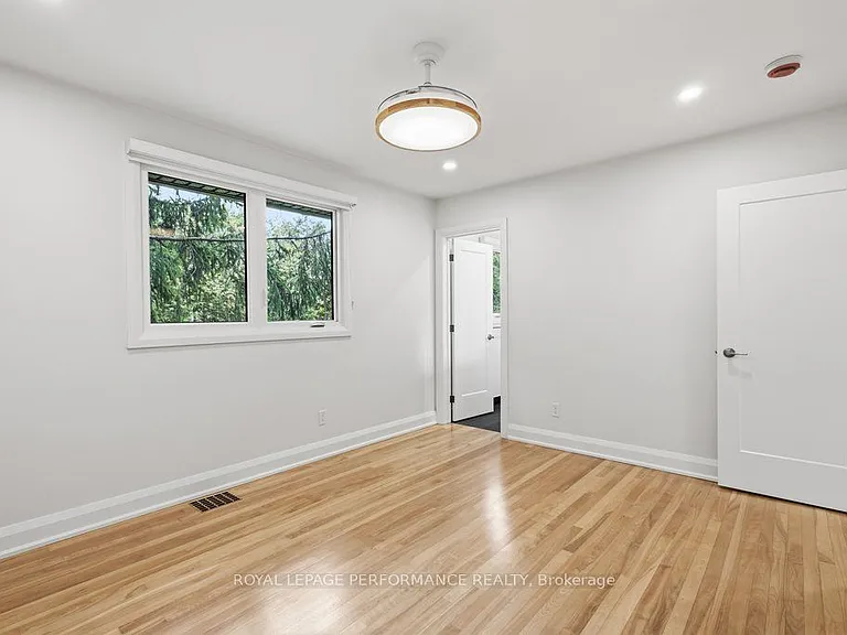 180 Roger Rd — Photo 16