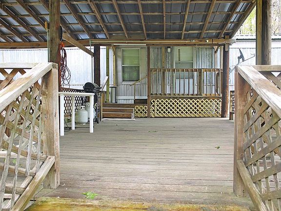 4th image of 140 Blossom Dr