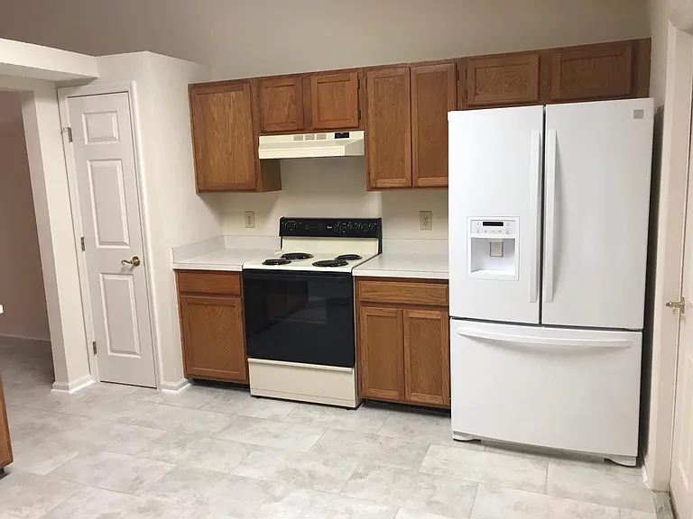 4429 Apple Leaf Dr E — Photo 6