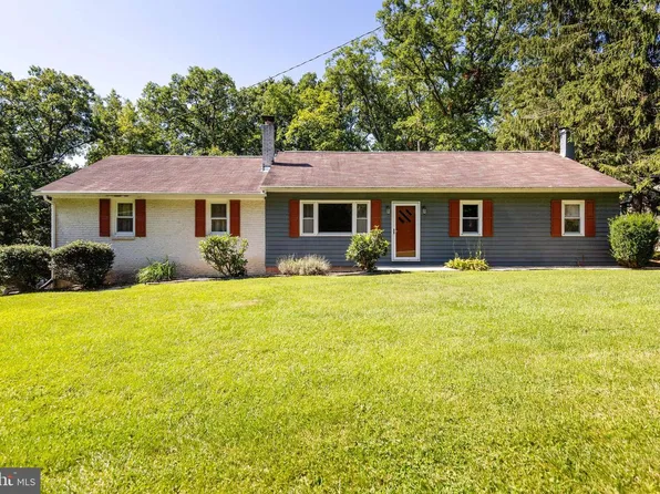 9654 Circle Dr, Chambersburg, PA 17202